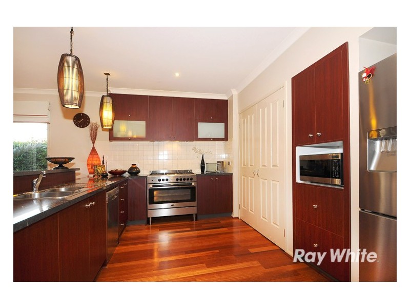 117 Hutchinson Drive, Lynbrook VIC 3975