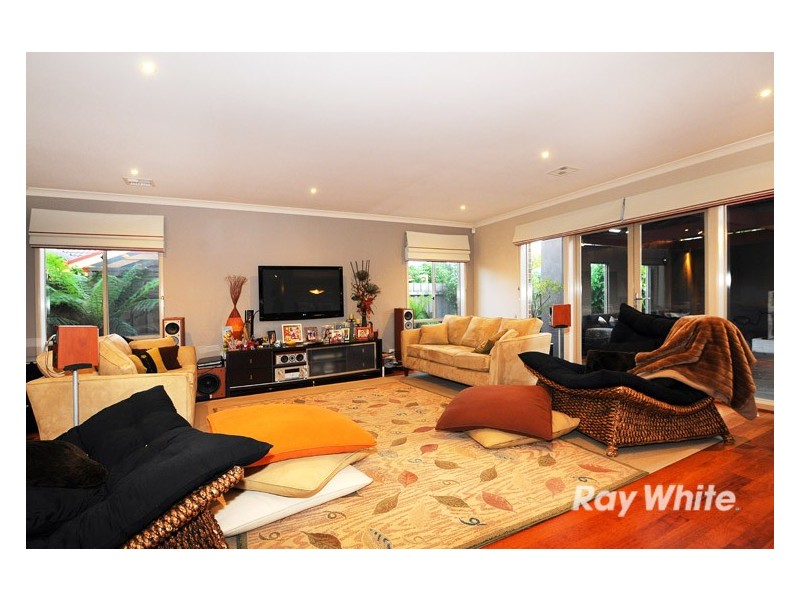 117 Hutchinson Drive, Lynbrook VIC 3975