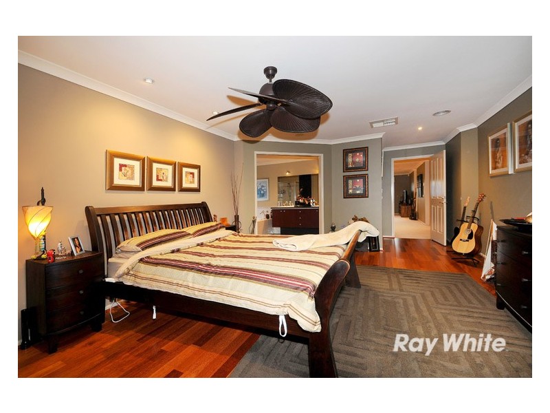 117 Hutchinson Drive, Lynbrook VIC 3975