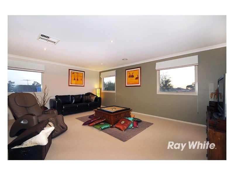 117 Hutchinson Drive, Lynbrook VIC 3975