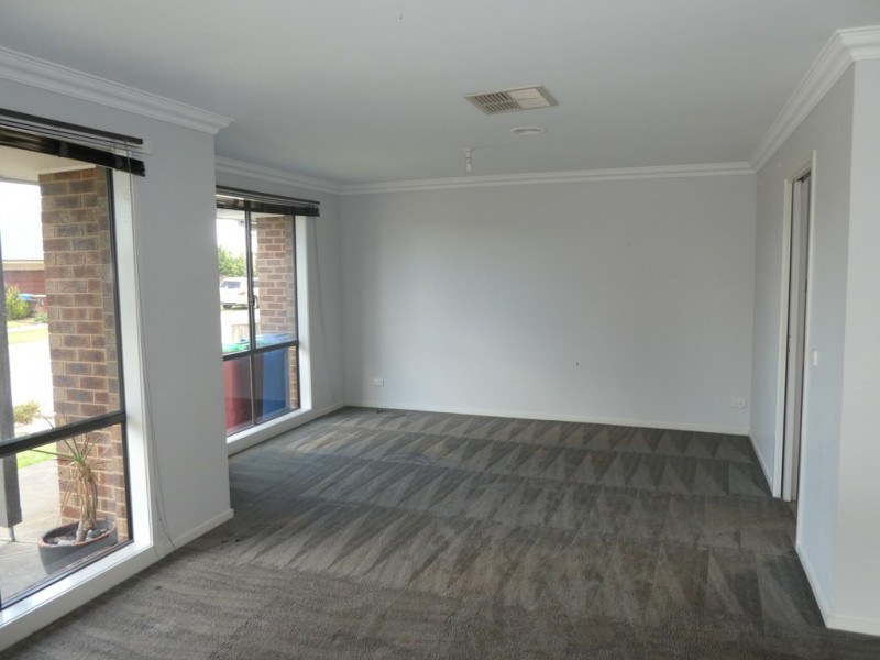 20 Yammerbook Way, Cranbourne East VIC 3977