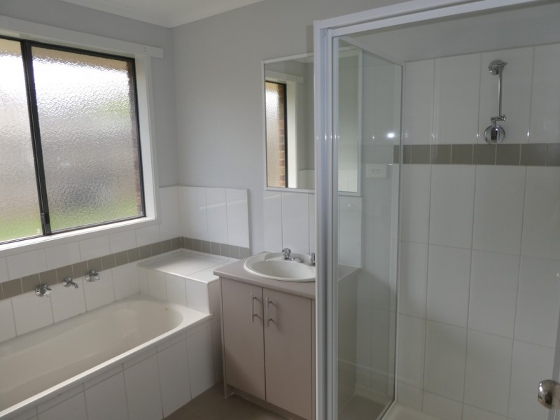 20 Yammerbook Way, Cranbourne East VIC 3977