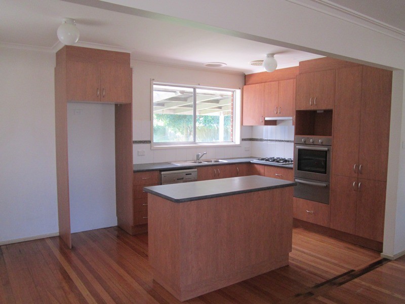 9 Campbell Parade, Cranbourne VIC 3977