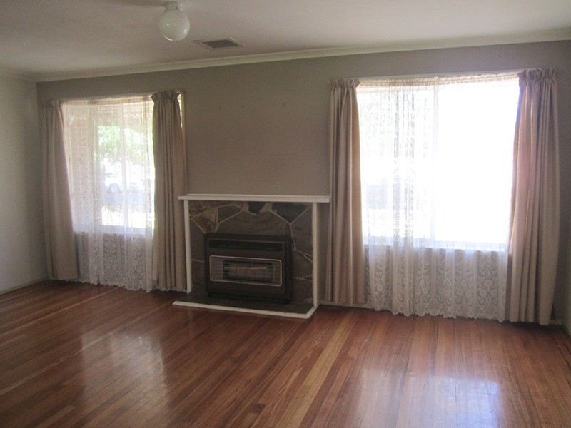 9 Campbell Parade, Cranbourne VIC 3977