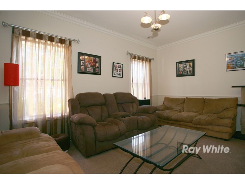 1 Hawkshead Place, Cranbourne North VIC 3977
