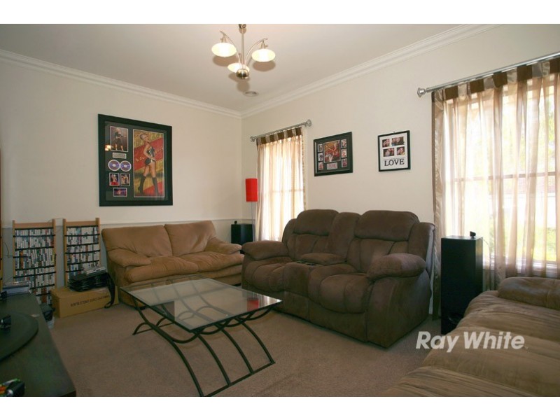 1 Hawkshead Place, Cranbourne North VIC 3977