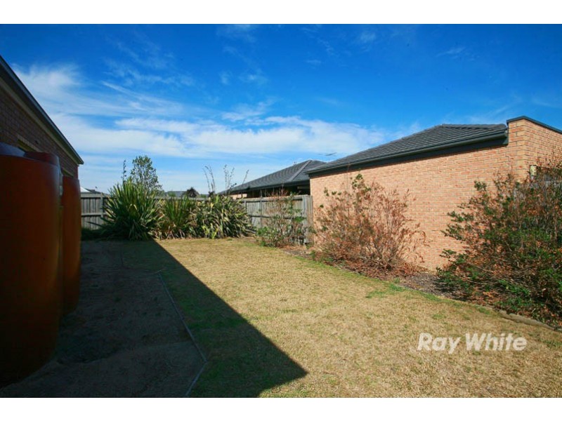 1 Hawkshead Place, Cranbourne North VIC 3977