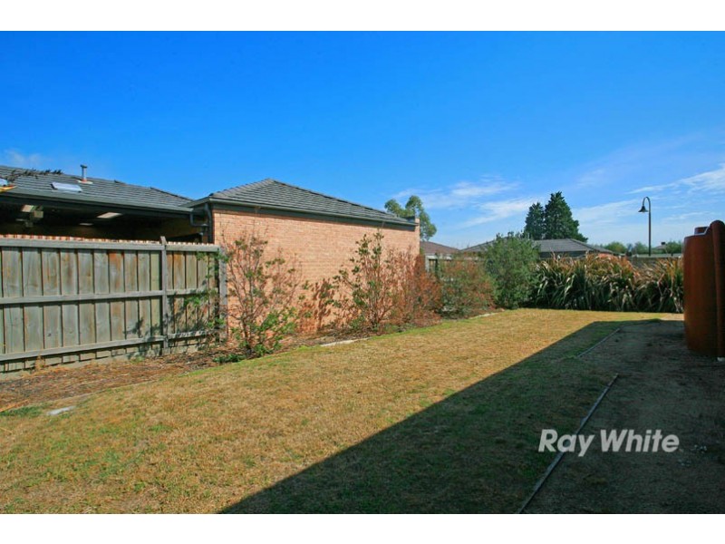1 Hawkshead Place, Cranbourne North VIC 3977