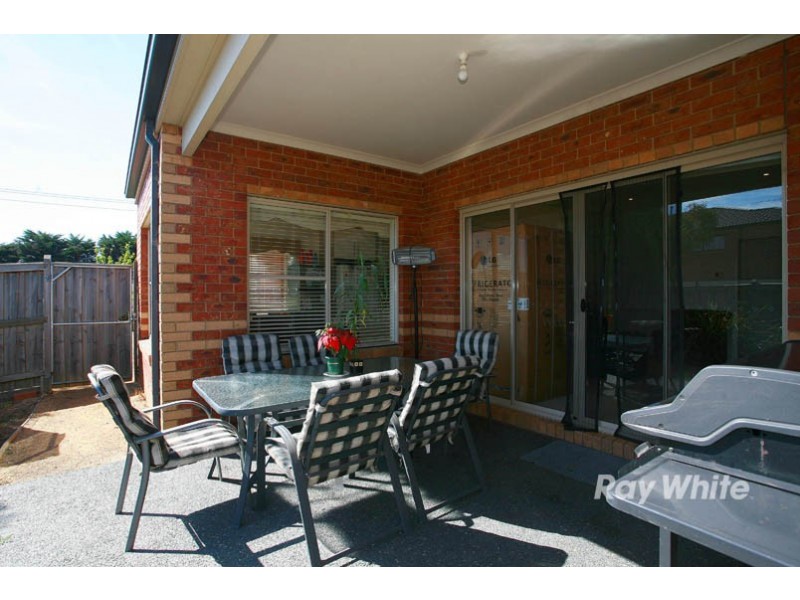 1 Hawkshead Place, Cranbourne North VIC 3977
