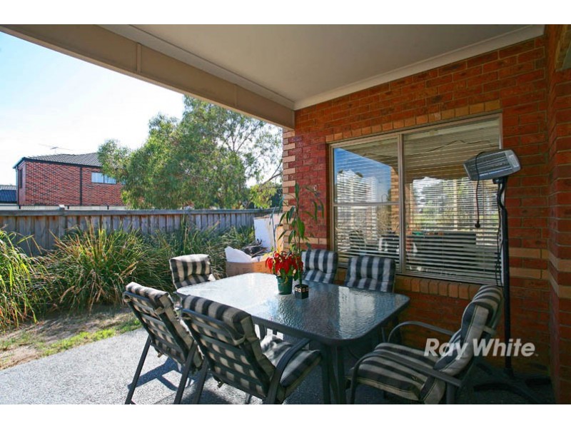 1 Hawkshead Place, Cranbourne North VIC 3977