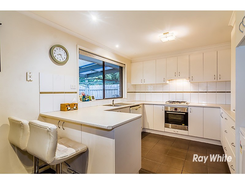 33 Arleon Crescent, Cranbourne VIC 3977