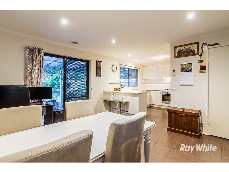 33 Arleon Crescent, Cranbourne VIC 3977