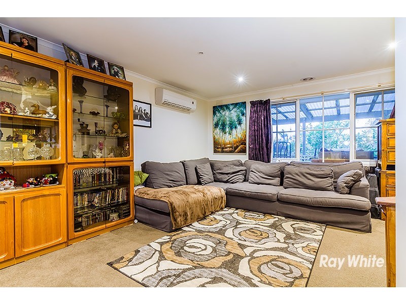 33 Arleon Crescent, Cranbourne VIC 3977