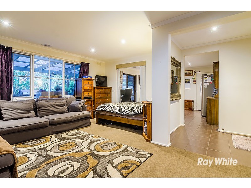 33 Arleon Crescent, Cranbourne VIC 3977