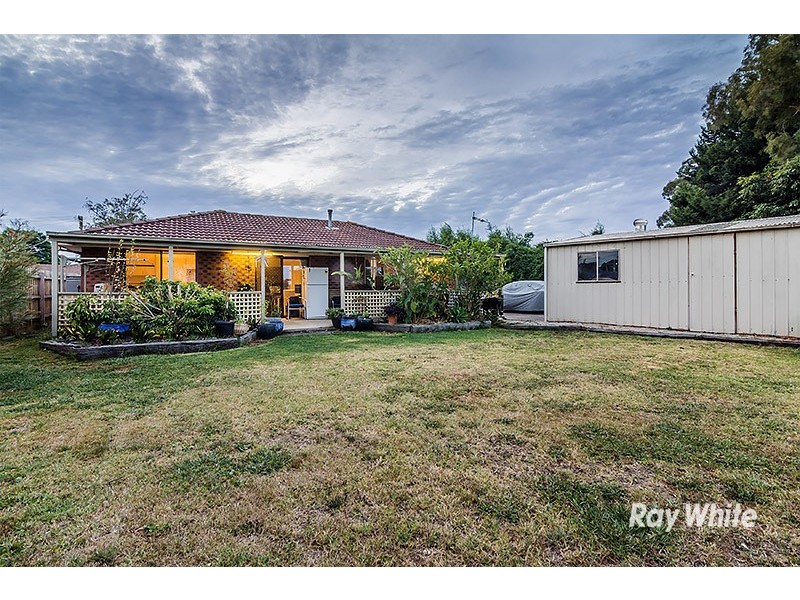 33 Arleon Crescent, Cranbourne VIC 3977
