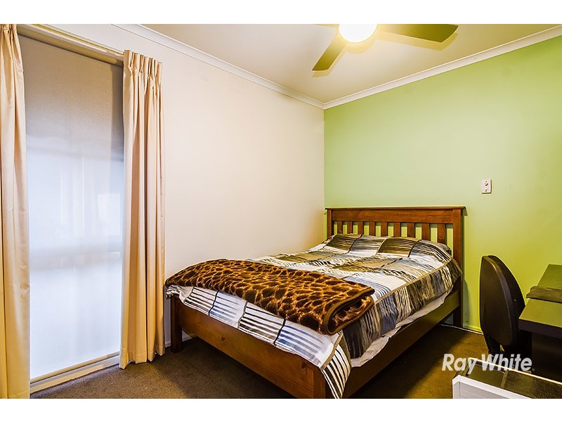 33 Arleon Crescent, Cranbourne VIC 3977