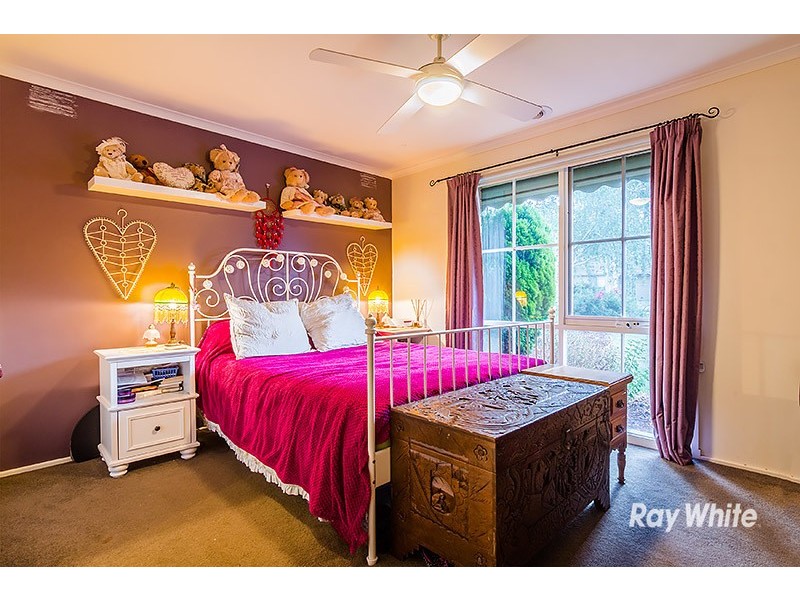 33 Arleon Crescent, Cranbourne VIC 3977