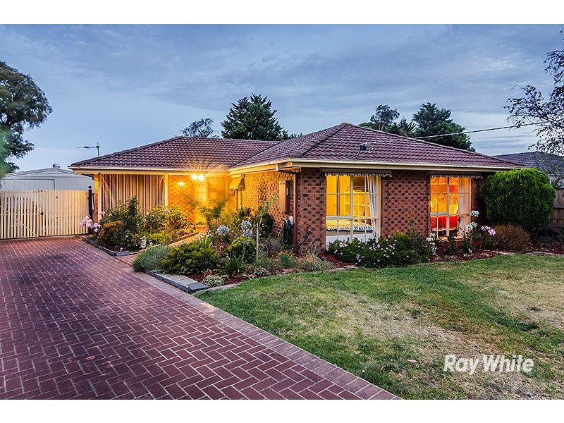 33 Arleon Crescent, Cranbourne VIC 3977