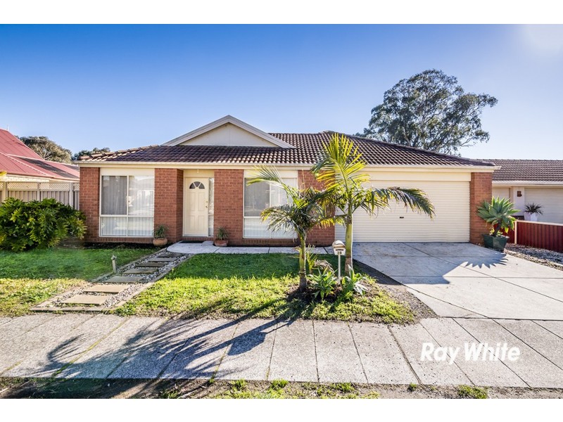28 Henry Lawson Drive, Lynbrook VIC 3975