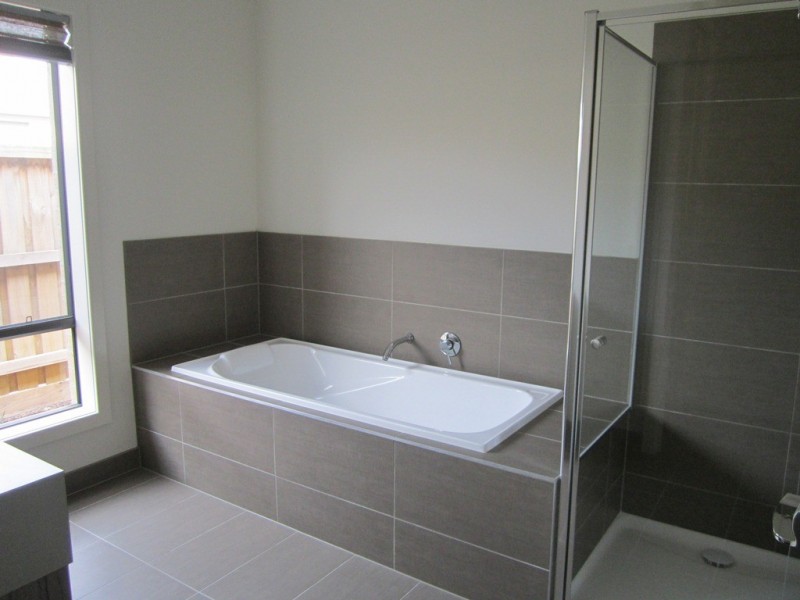 49 Mountainview Boulevard, Cranbourne North VIC 3977