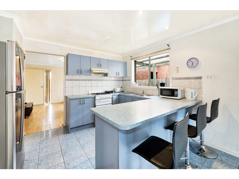 8 Sharyn Street, Cranbourne West VIC 3977