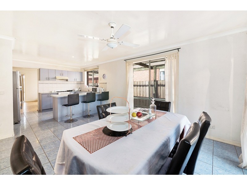 8 Sharyn Street, Cranbourne West VIC 3977