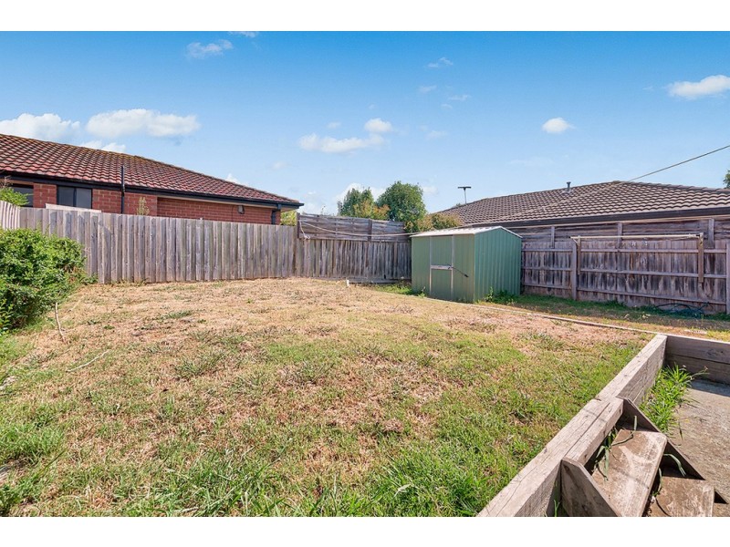 8 Sharyn Street, Cranbourne West VIC 3977