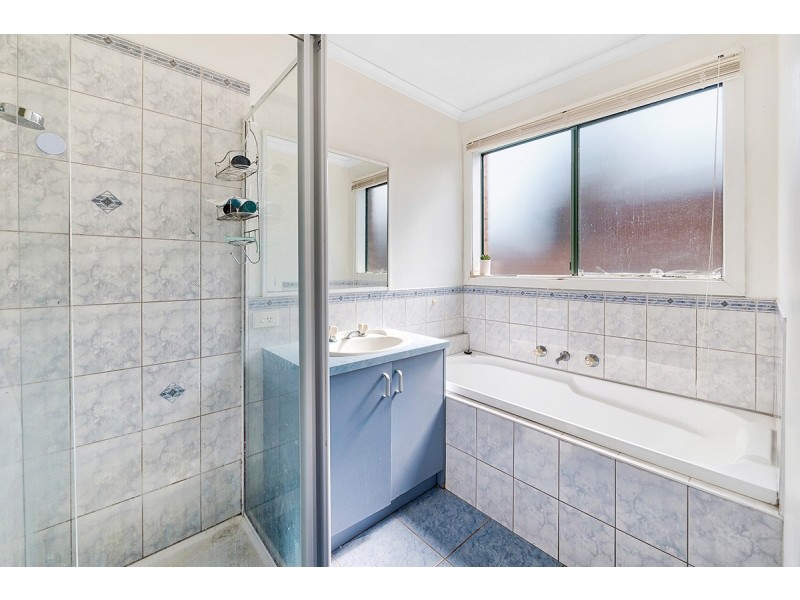 8 Sharyn Street, Cranbourne West VIC 3977