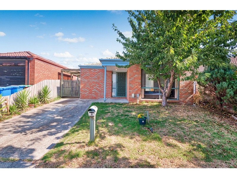 8 Sharyn Street, Cranbourne West VIC 3977