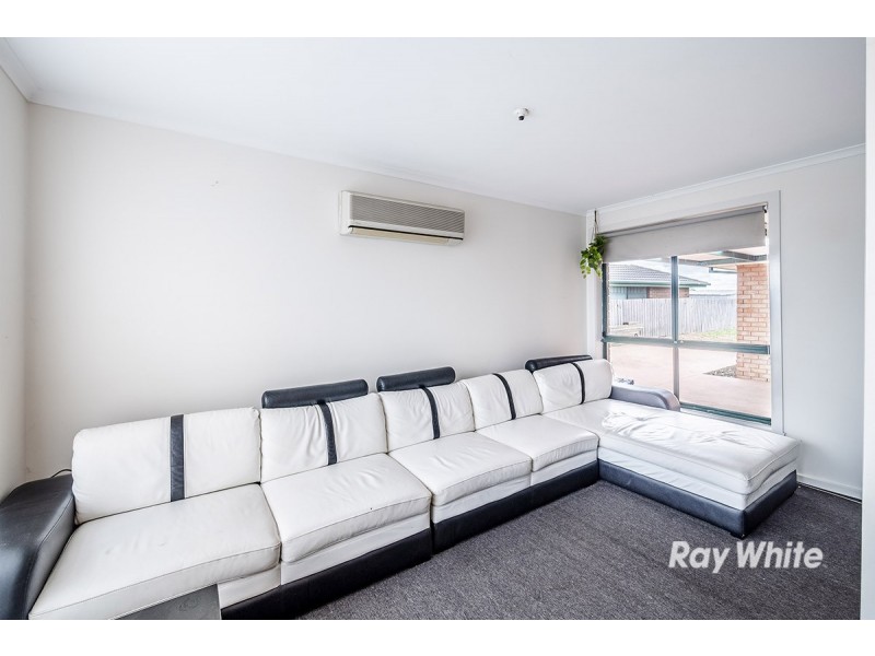 56 Scarborough Avenue, Cranbourne West VIC 3977