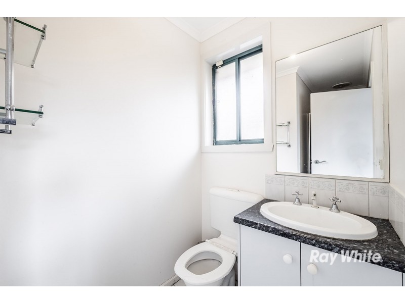 56 Scarborough Avenue, Cranbourne West VIC 3977