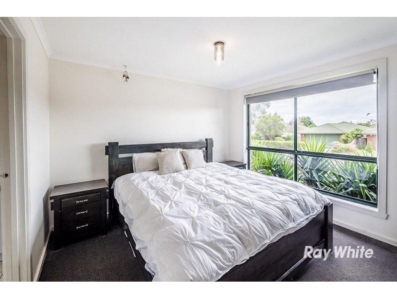 56 Scarborough Avenue, Cranbourne West VIC 3977