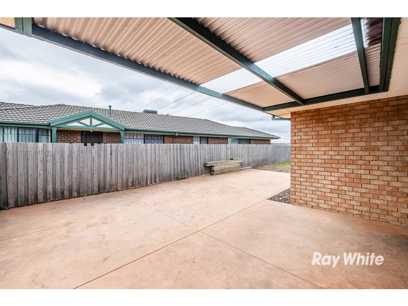 56 Scarborough Avenue, Cranbourne West VIC 3977