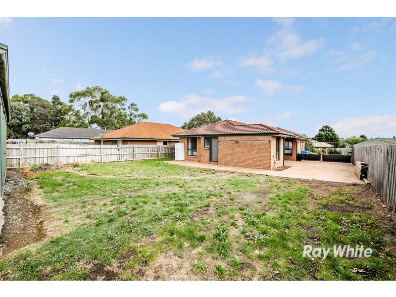 56 Scarborough Avenue, Cranbourne West VIC 3977