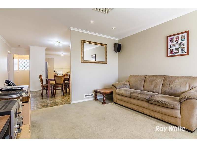 68 Scarborough Avenue, Cranbourne West VIC 3977