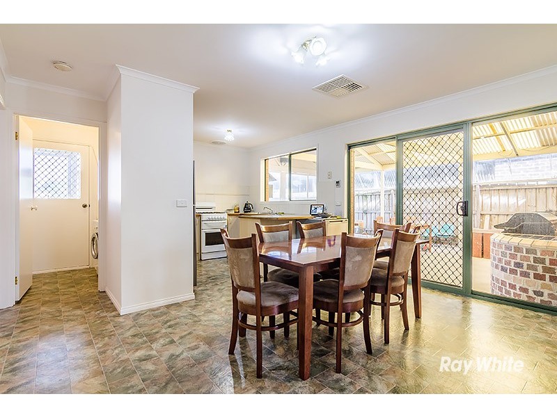 68 Scarborough Avenue, Cranbourne West VIC 3977