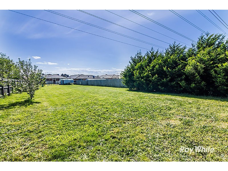68 Scarborough Avenue, Cranbourne West VIC 3977