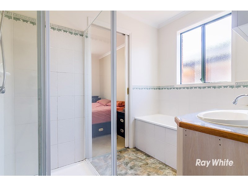 68 Scarborough Avenue, Cranbourne West VIC 3977