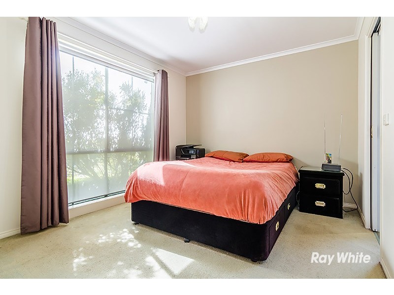 68 Scarborough Avenue, Cranbourne West VIC 3977
