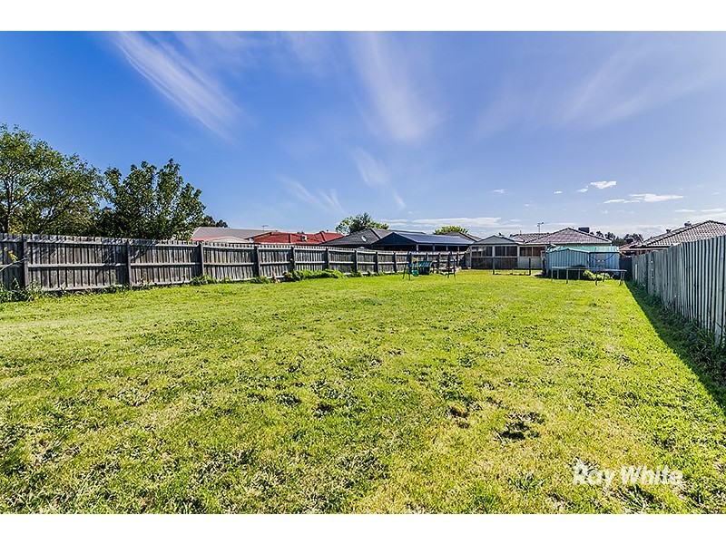 68 Scarborough Avenue, Cranbourne West VIC 3977