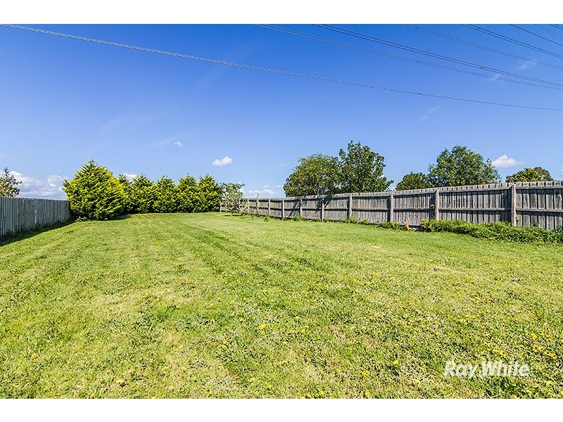 68 Scarborough Avenue, Cranbourne West VIC 3977