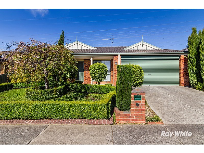68 Scarborough Avenue, Cranbourne West VIC 3977