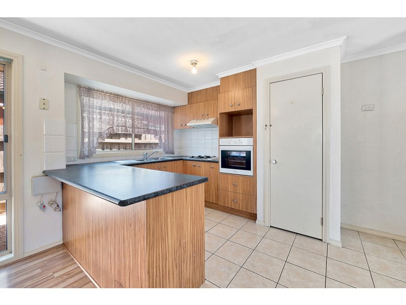 39 Glenaire Crescent, Cranbourne West VIC 3977