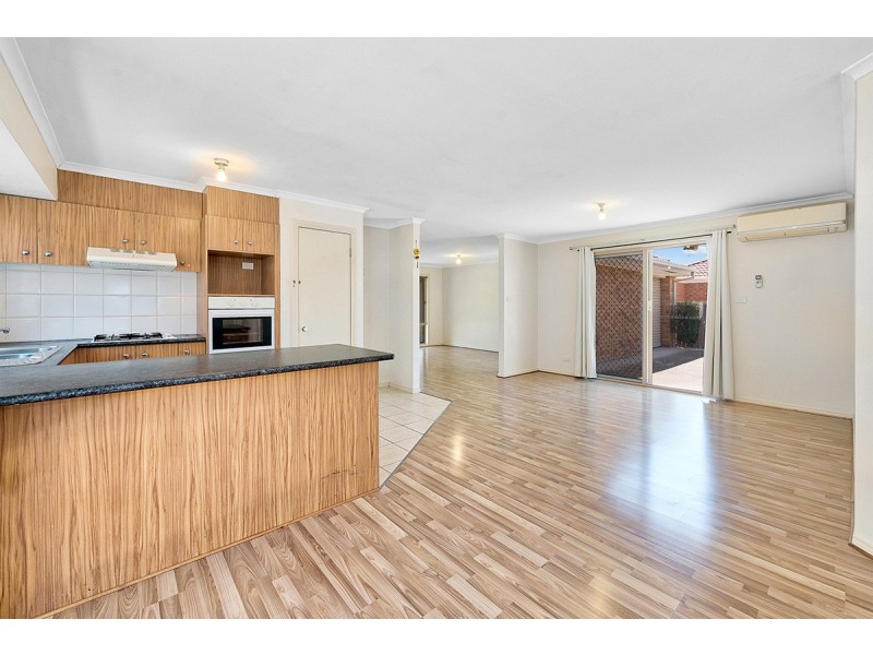 39 Glenaire Crescent, Cranbourne West VIC 3977