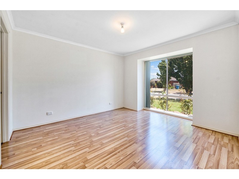 39 Glenaire Crescent, Cranbourne West VIC 3977