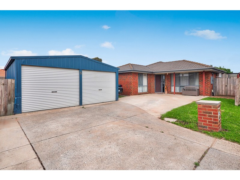 5 Nyah Place, Cranbourne West VIC 3977