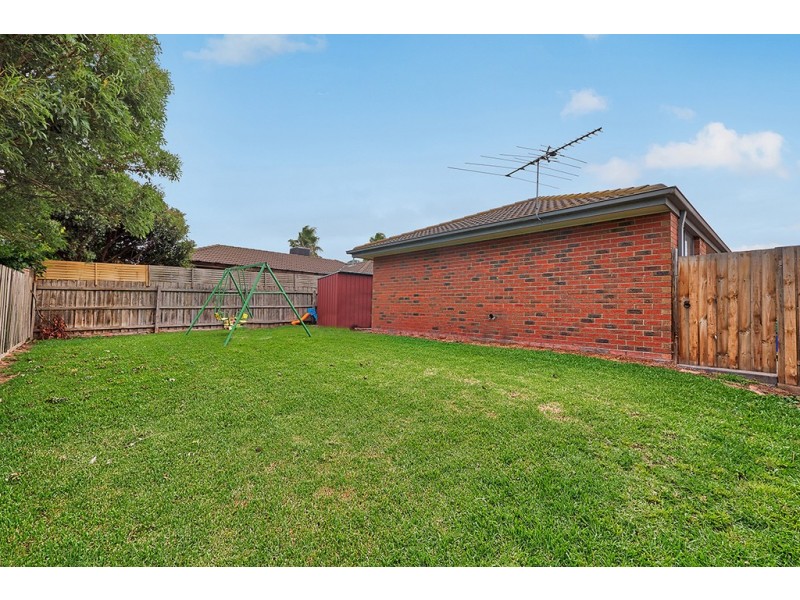 5 Nyah Place, Cranbourne West VIC 3977
