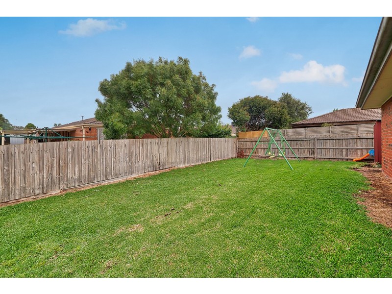 5 Nyah Place, Cranbourne West VIC 3977