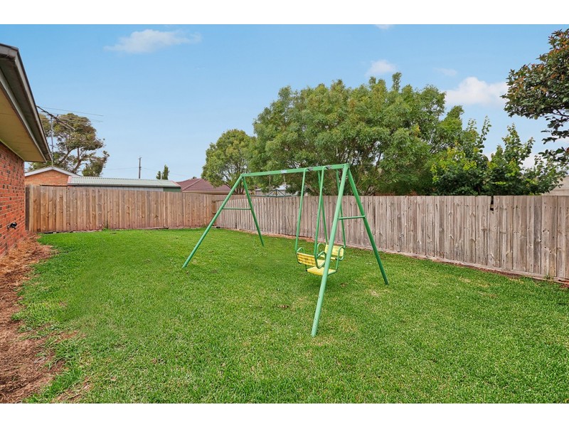 5 Nyah Place, Cranbourne West VIC 3977