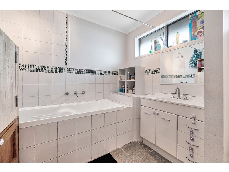 5 Nyah Place, Cranbourne West VIC 3977